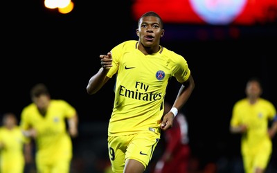 博乐体育-乌克兰队绝杀功臣享受欢呼