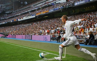 博乐体育热评-于帕梅卡诺这长传像艺术品